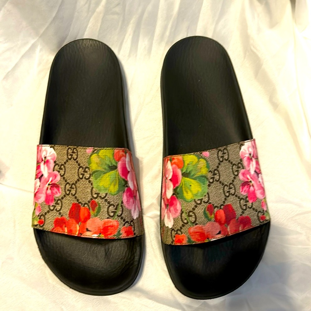 Authentic Gucci Bloom Slides size 9